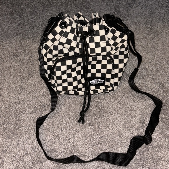 Like new vans checkered bucket bag - Picture 2 of 4